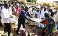 اليوناميد توزع بطانيات للنازحين في غرب دارفور